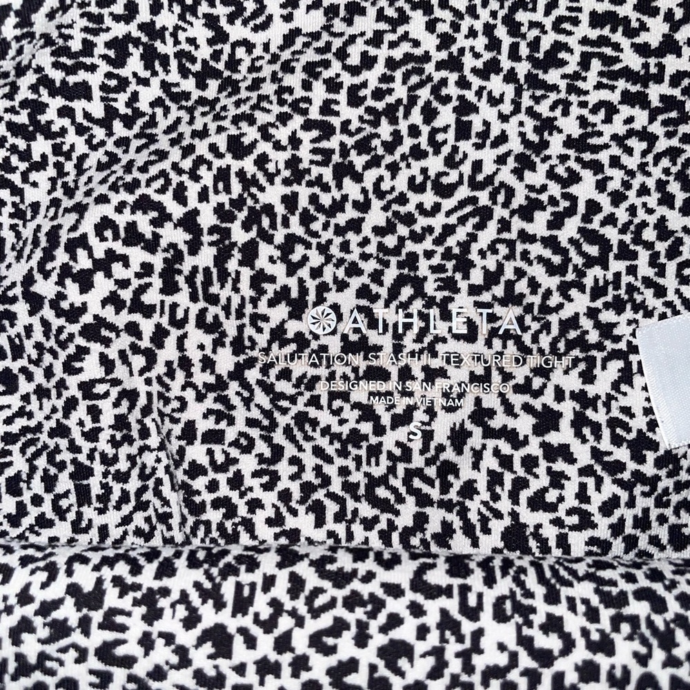 Athleta Salutation Stash II Textured Tight - Picture 3 of 5
